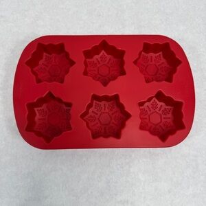 WILTON Red Silicone Snowflake Mold - 6 Cavity